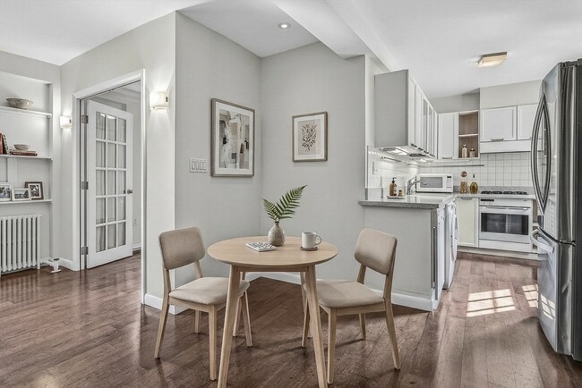 Building Photo - 7 Primus Ave