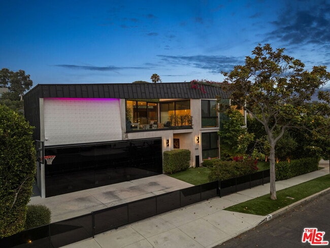 Building Photo - 1368 Beckwith Ave
