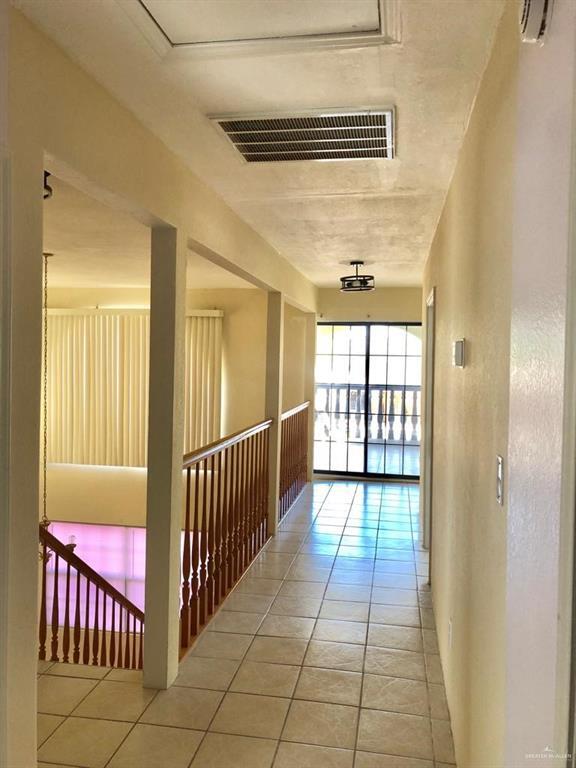 Building Photo - 17 El Campo Dr