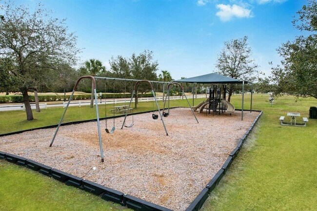 Building Photo - 550 Florida Club Blvd