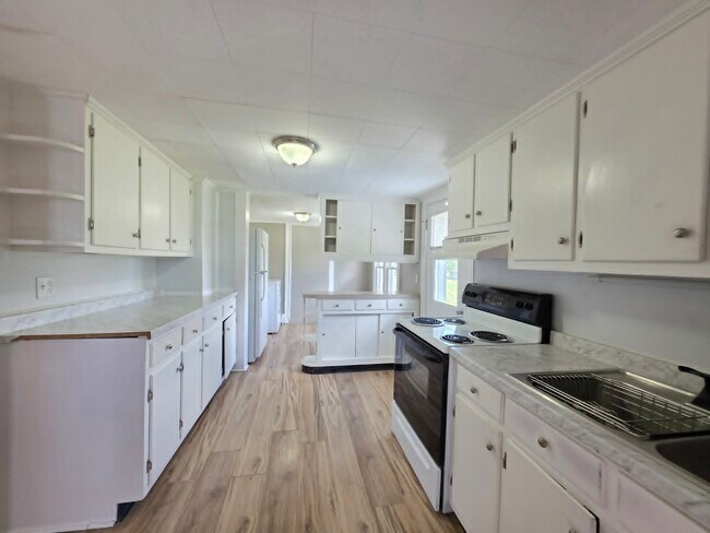 Building Photo - 28419 Old Quantico Rd