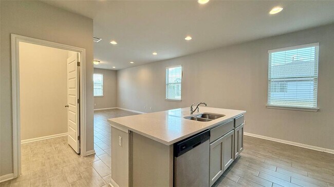 Building Photo - 12411 Zenyatta Dr