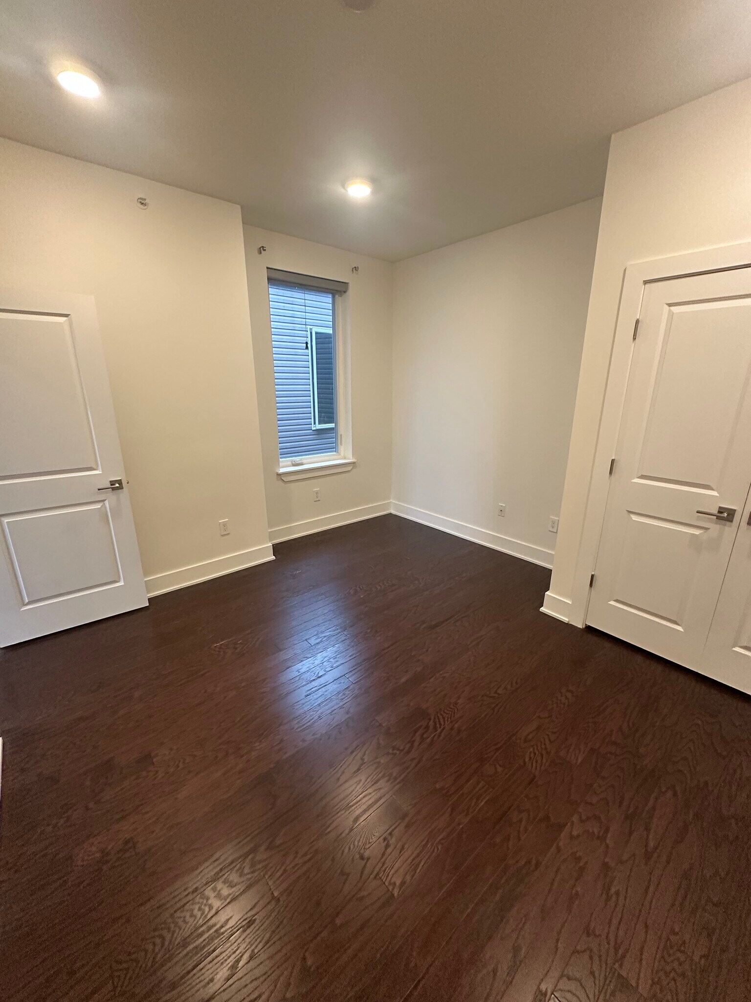 Guest Room - 516 W Montgomery Ave
