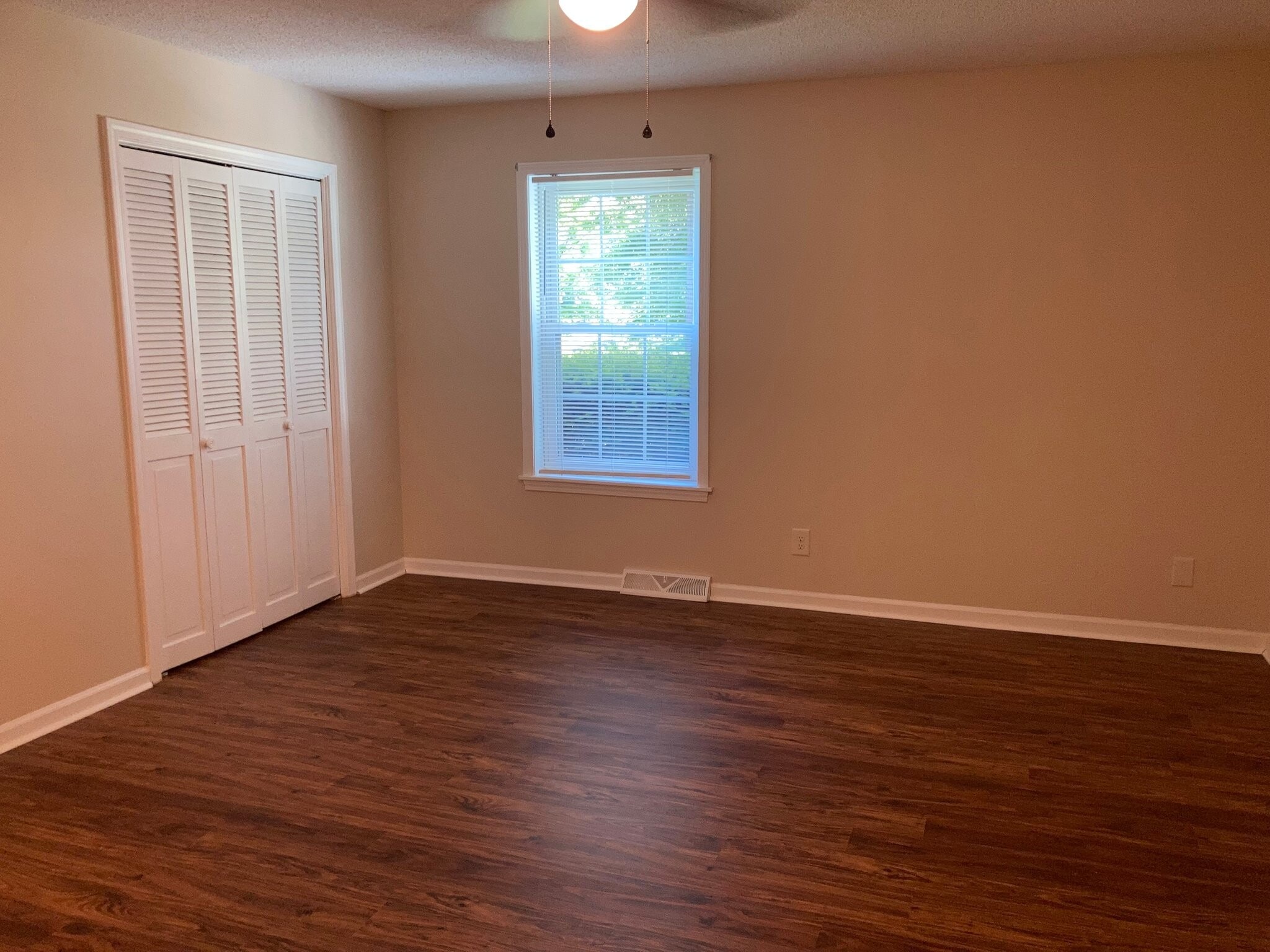 Building Photo - 611 E Mountcastle Dr