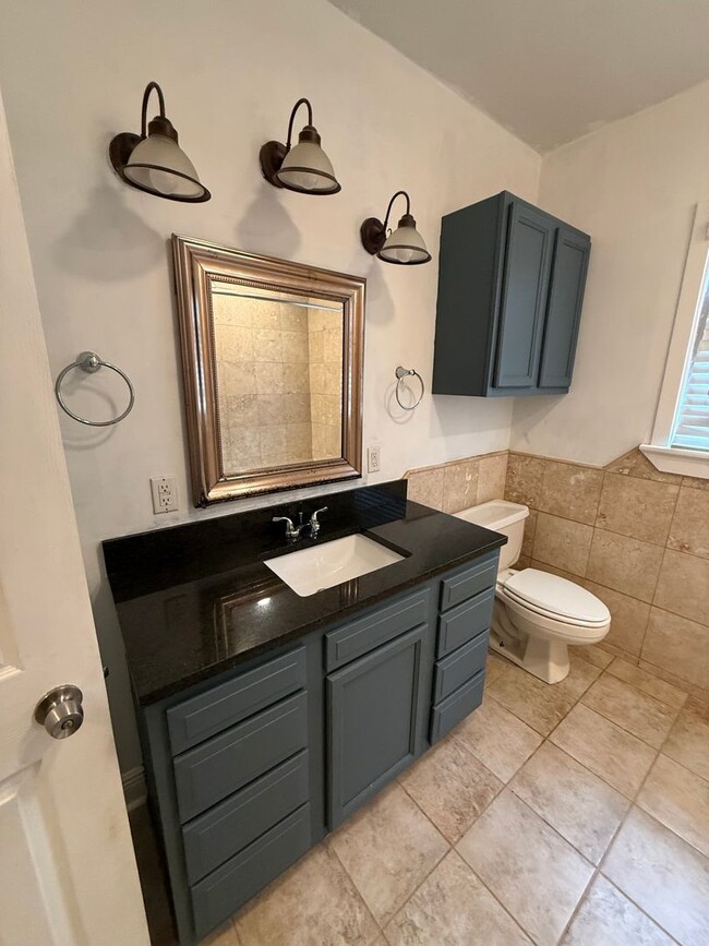 Building Photo - Charming South Highlands Home with Multiple Living Areas