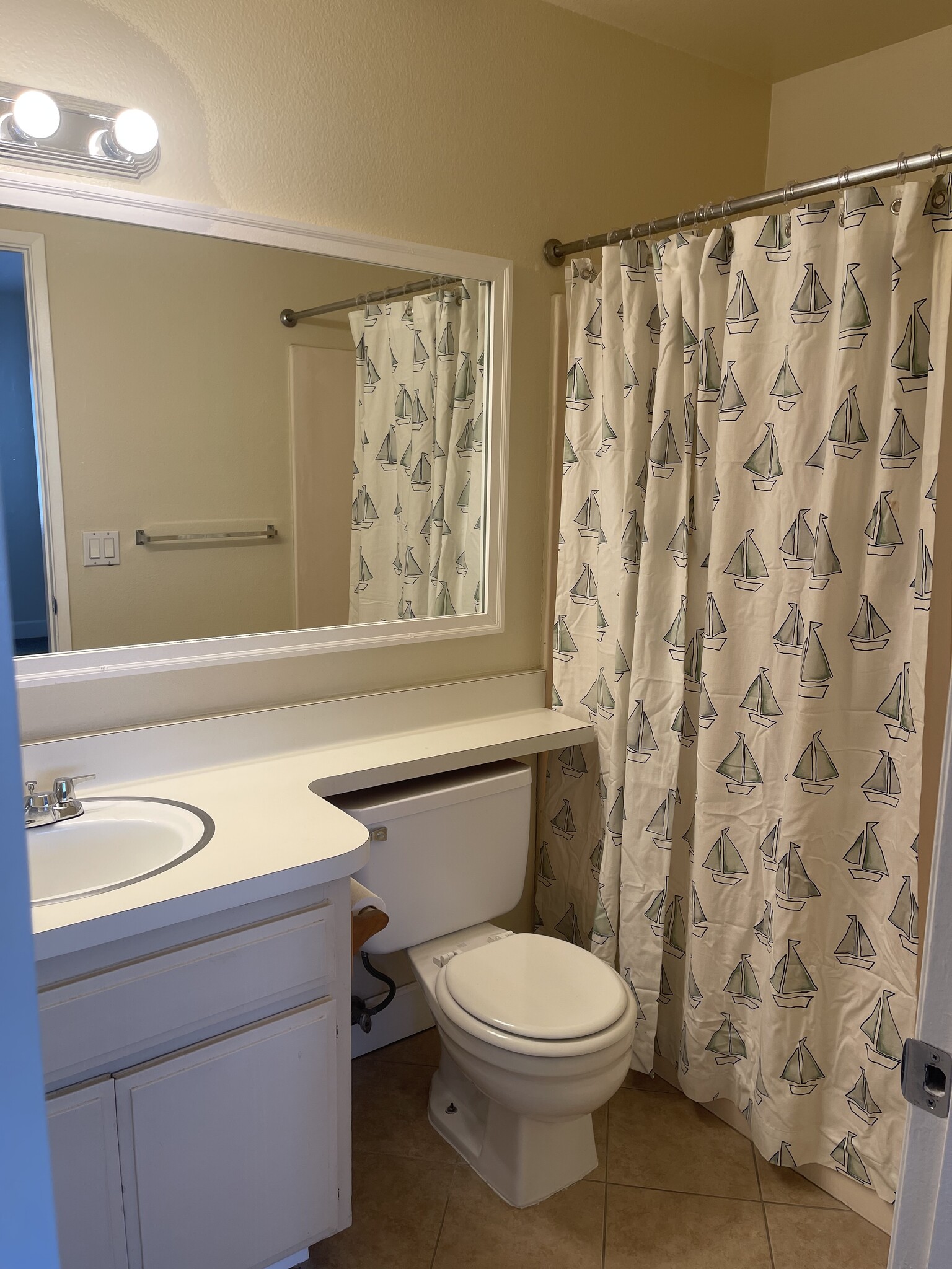 Primary full bath - 16622 Jib Cir
