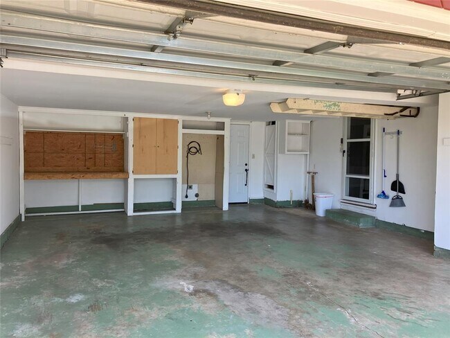 Building Photo - 217 Byrd Dr