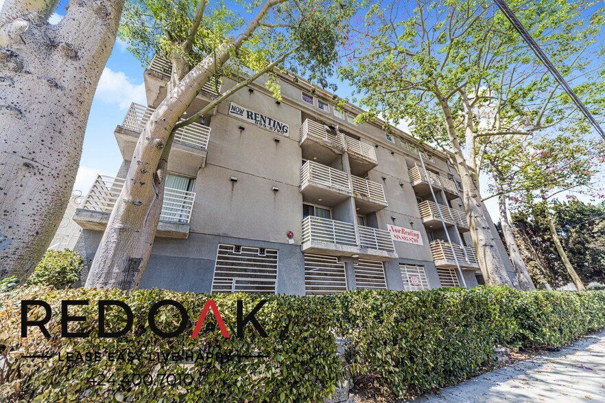 Building Photo - 8309 Cedros Ave