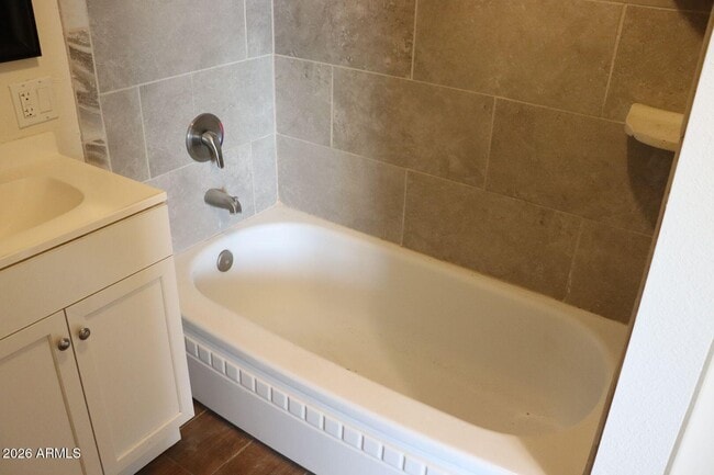 Building Photo - 401 S Skyline Cir