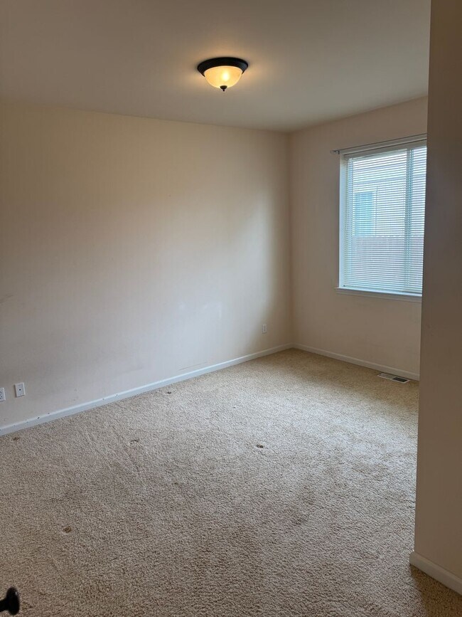 Building Photo - 1707 Ashford Way