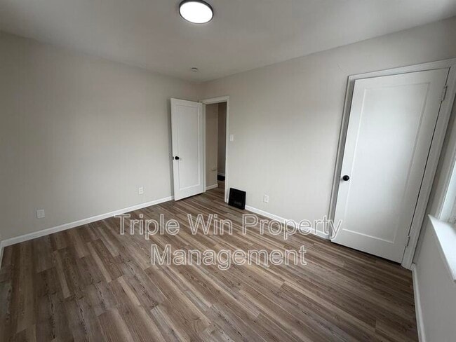 Building Photo - 17 St Genevieve Ct