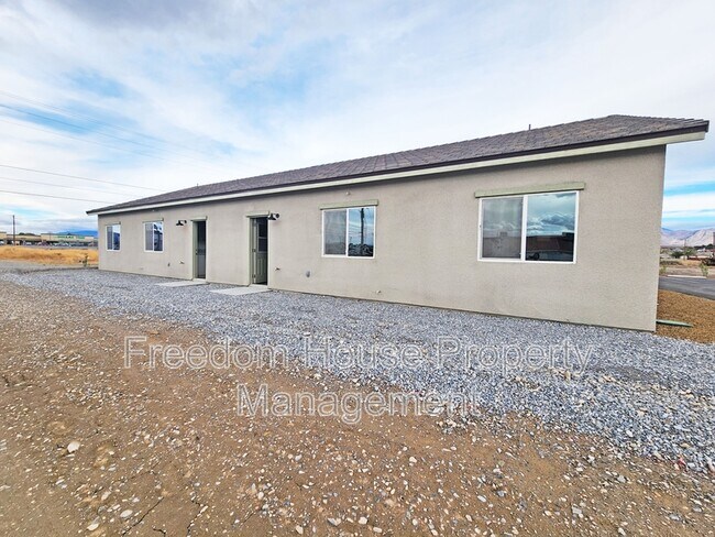 Building Photo - 1340 Arrowhead St