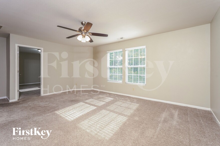 Building Photo - 340 Kendall Dr