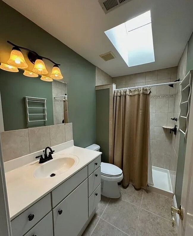 Building Photo - 203 Nottingham Rd