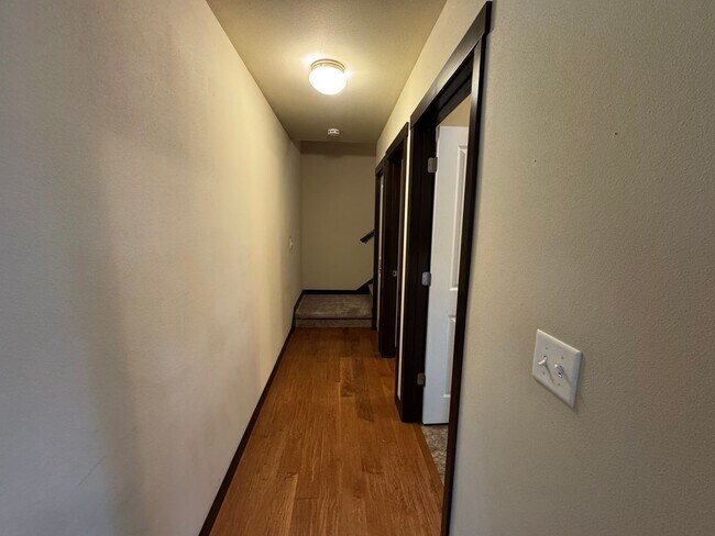Building Photo - Gorgeous Mount Vernon Home 3 bedroom 2.5 Bathroom