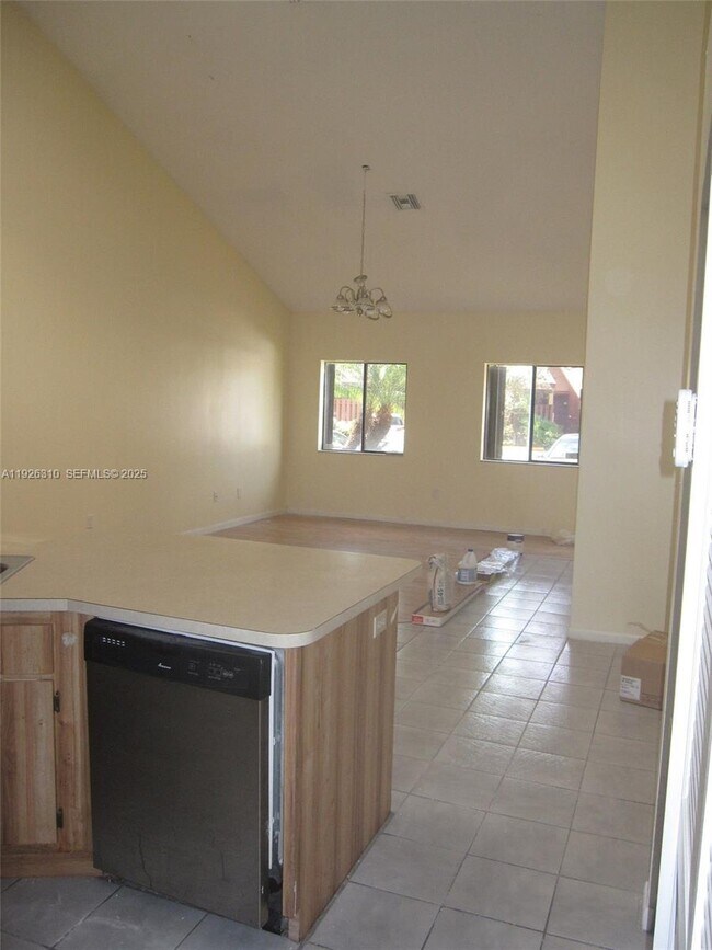 Building Photo - 405 SE 14th St