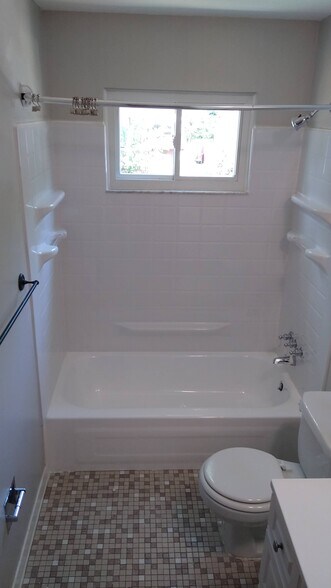 Building Photo - 518 Bergen Ave