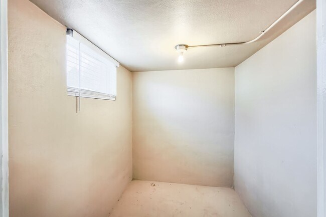 Building Photo - Binford