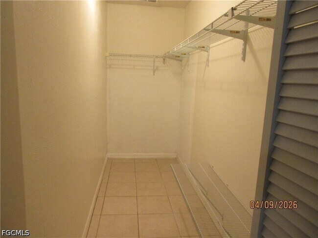 Building Photo - 1218 NE 8th Terrace