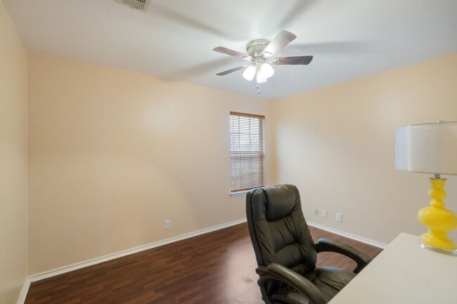 Building Photo - 7037 Lynn Lake Dr