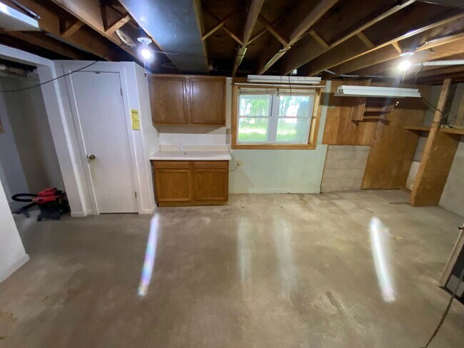 Building Photo - 30013 Butler Ave