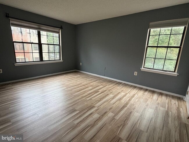 Building Photo - 8 Joyner Ct