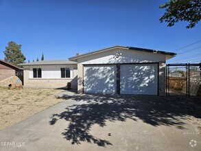 Building Photo - 2900 Roy Pace Dr