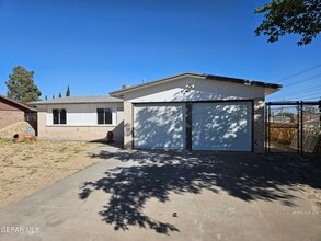 Building Photo - 2900 Roy Pace Dr