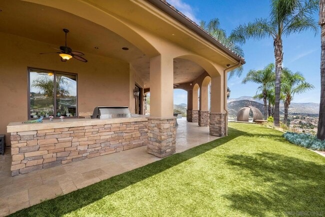 Building Photo - 208 Alicia Way