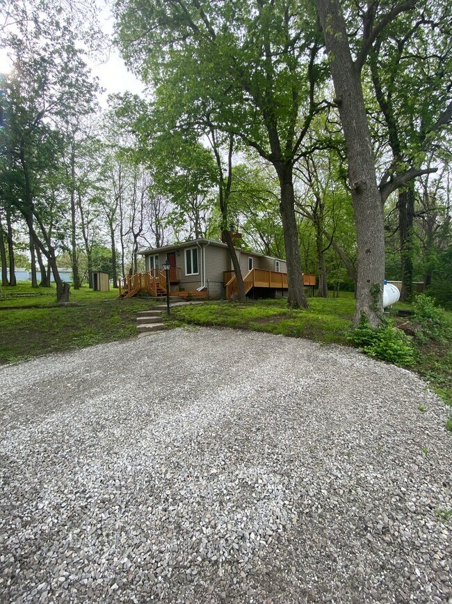 Building Photo - Updated 3 Bedroom 2.5 Bathrooms
