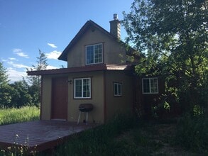 Building Photo - Rustic Cabin for Rent October 2025 thru Ma...