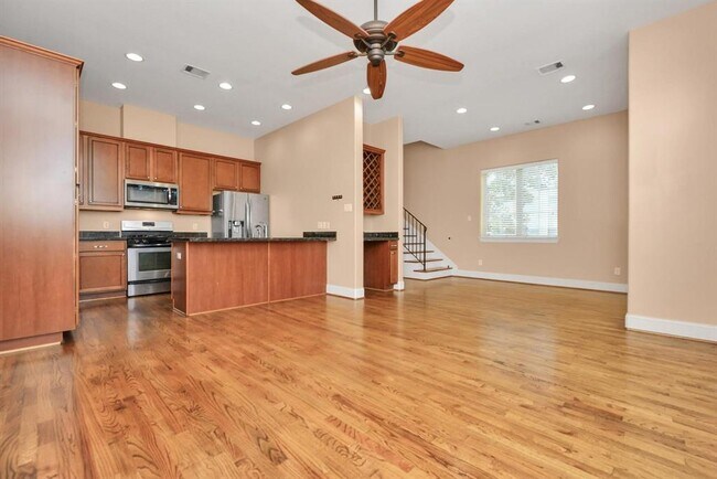 Building Photo - 2918 Leeland St