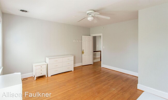 Building Photo - 4 br, 3.5 bath House - 1303 E. Fifth St