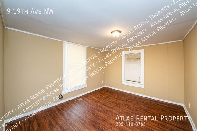 Building Photo - 9 19th Ave NW