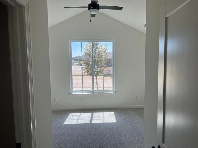 Building Photo - 1817 Wes Milligan Ln