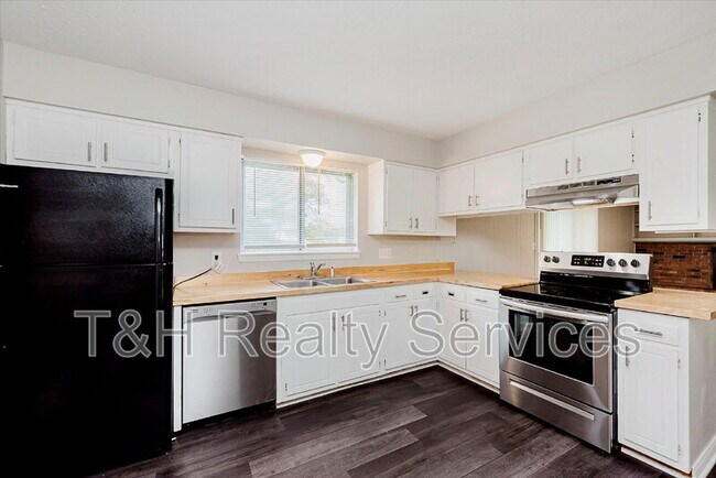 Building Photo - 11313 Wolf Ln