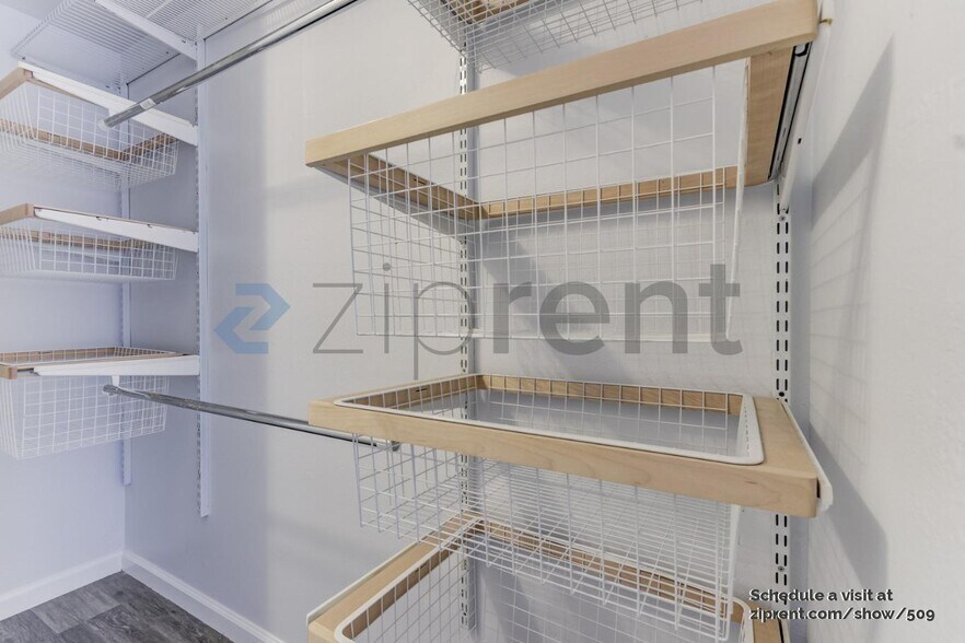 Building Photo - 900 Bush St