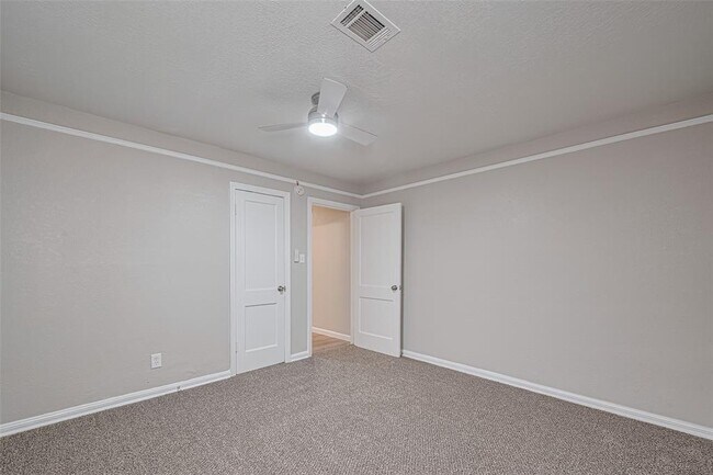 Building Photo - 7702 Darnay Dr