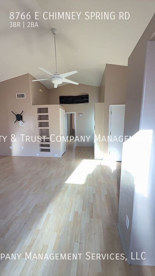 Building Photo - 8766 E Chimney Spring Dr