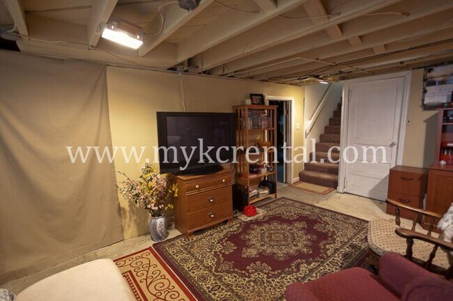 Building Photo - 4916 Juniper Dr