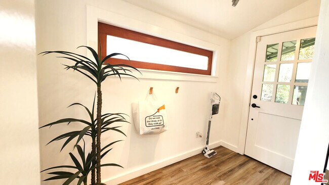 Building Photo - 2229 Oak Glen Pl