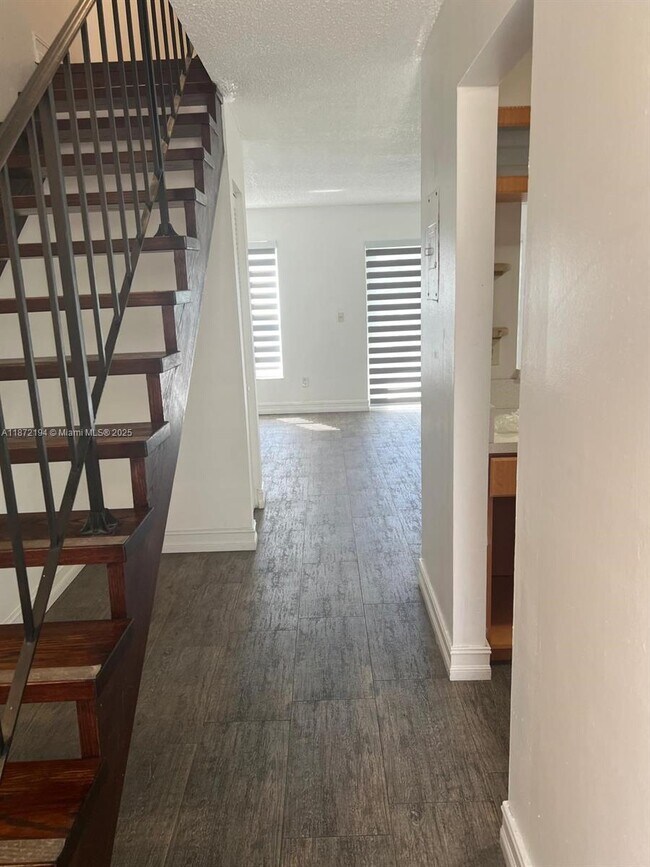 Building Photo - 50 Antilla Ave