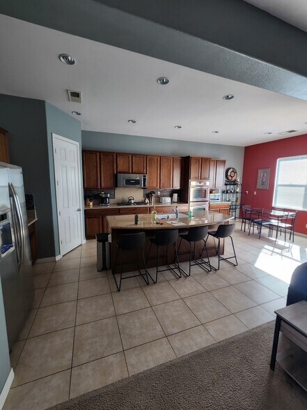 Building Photo - 81849 Via Parco Dr