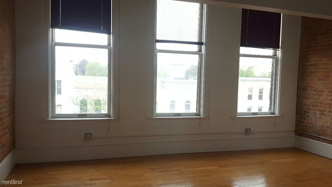 Building Photo - 1 br, 1 bath  - 206 W Michigan Ave