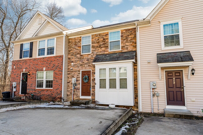 Building Photo - 243 Raven Run