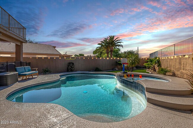 Building Photo - 10875 N 118th Way