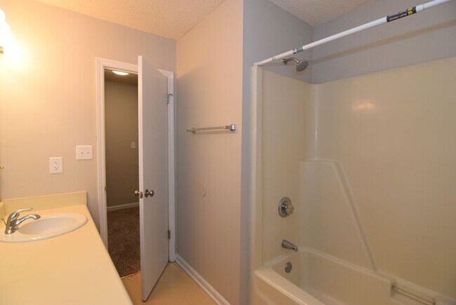 Building Photo - 2 Bed/1.5 Bath North Augusta Townhome