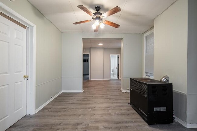 Building Photo - 140 5th Ave