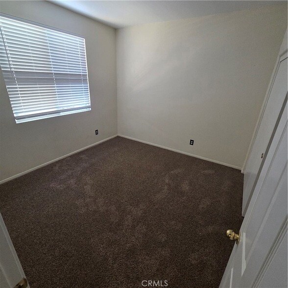 Building Photo - 41089 Robards Way