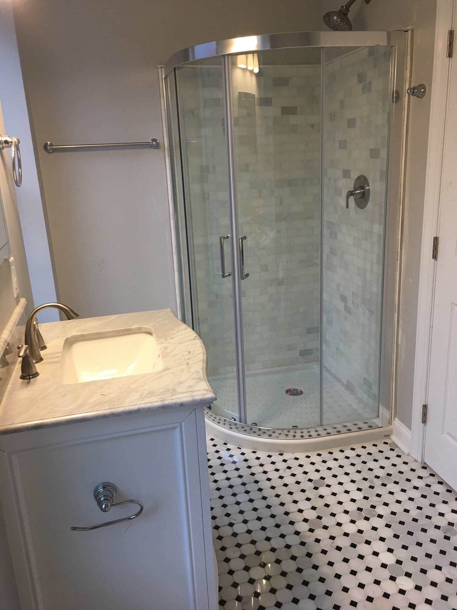 Bathroom - 296 Kelton Ave